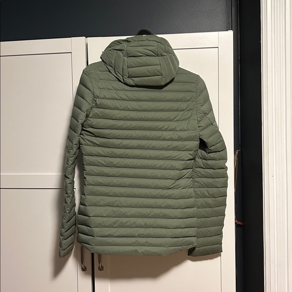 lululemon athletica Olive Puffer Jacket - Picture 2 of 5